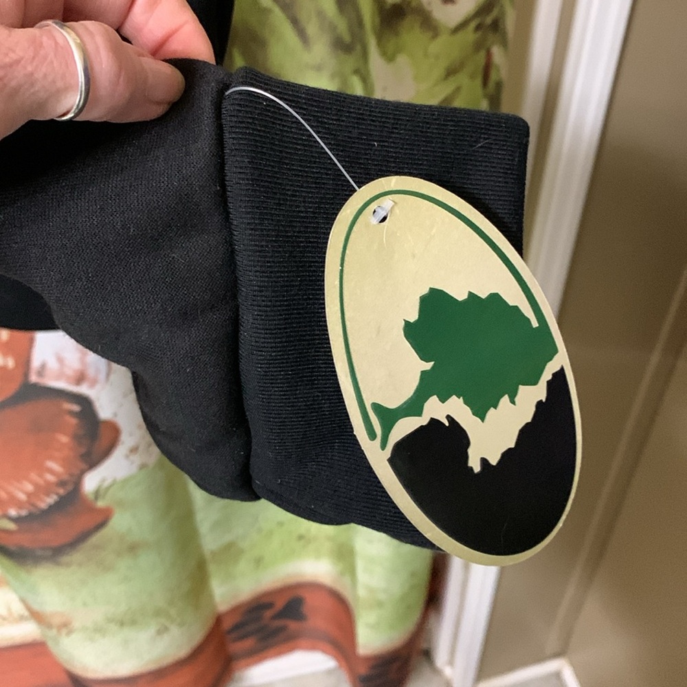 Black Pullover Hoodie with Vintage Flag Design - Picture 3 of 7